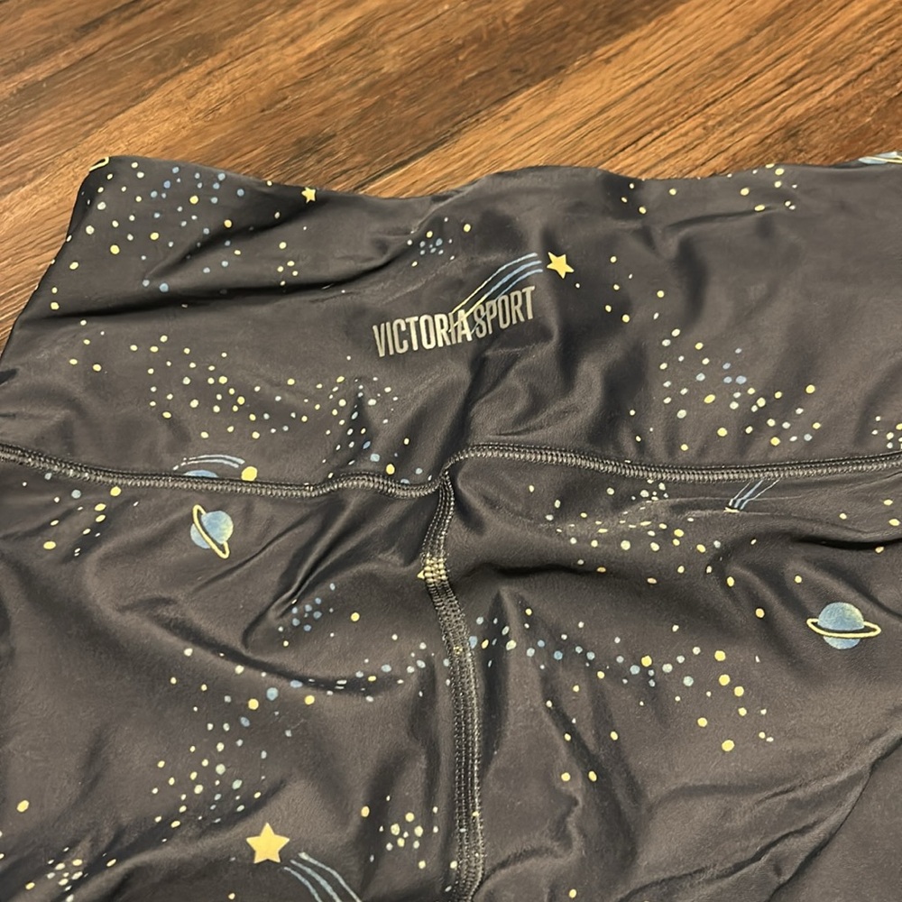 Victoria Sport Space Leggings Size Small - Picture 3 of 4